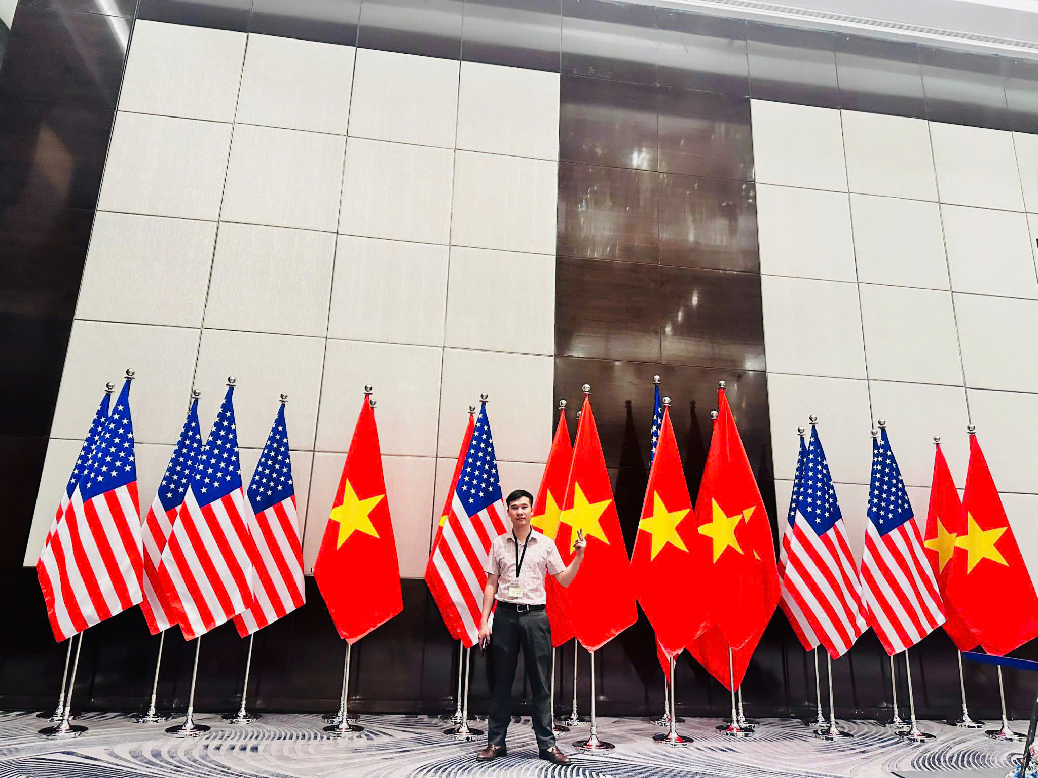 In cờ hội nghị – Xưởng in cờ INCONI