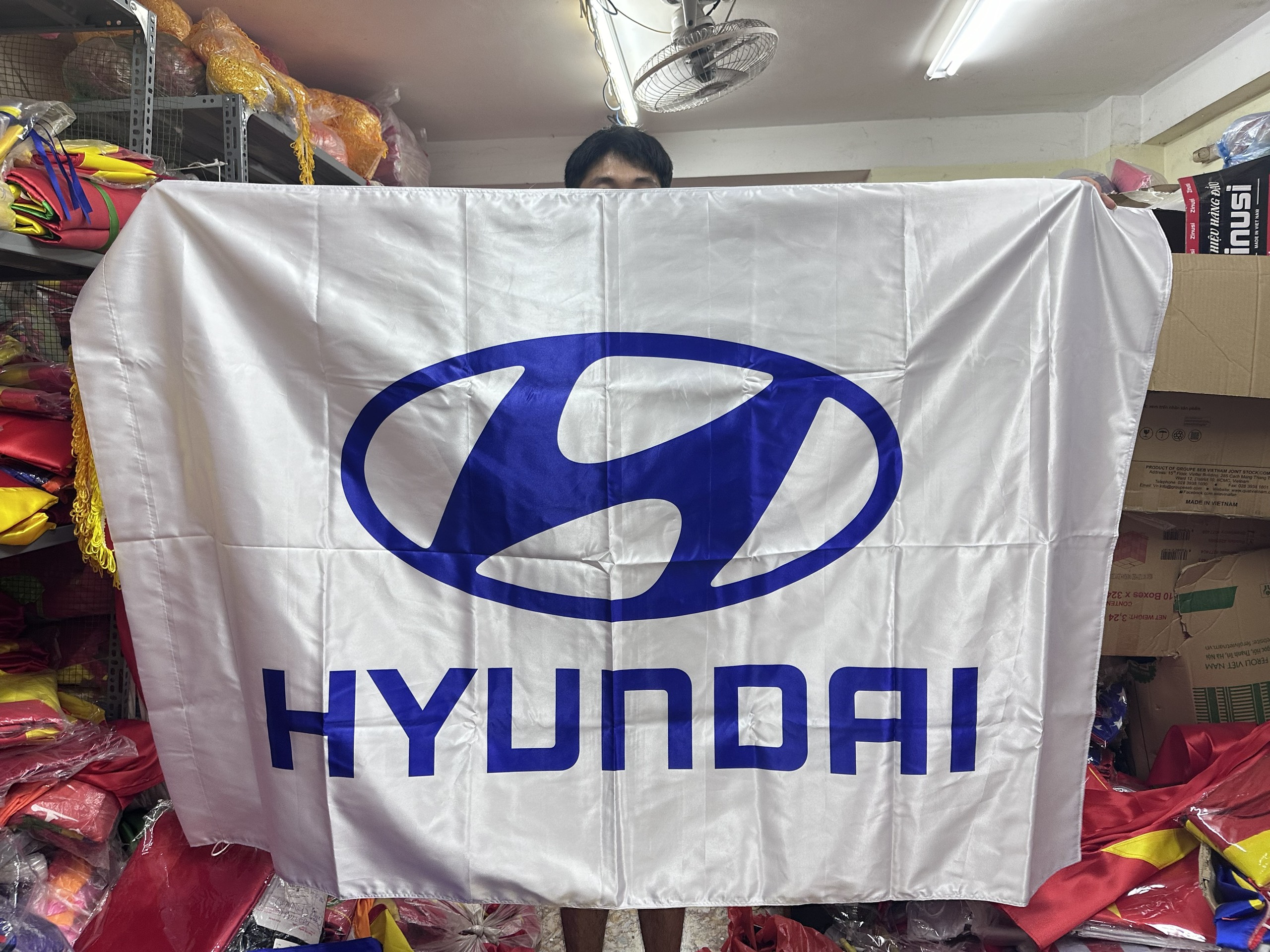 In Cờ Logo – INCONI Chuyên Nghiệp, Sắc Nét, Giá Tốt 2 In cờ logo cho doanh nghiệp