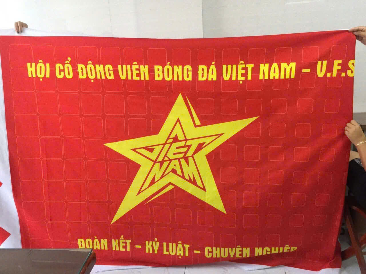 In Cờ Theo Yêu Cầu Hà Nội – INCONI 7 In cờ theo yêu cầu Hà Nội xưởng in cờ INCONI