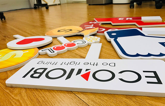 Chất liệu in hashtag cầm tay - INCONI