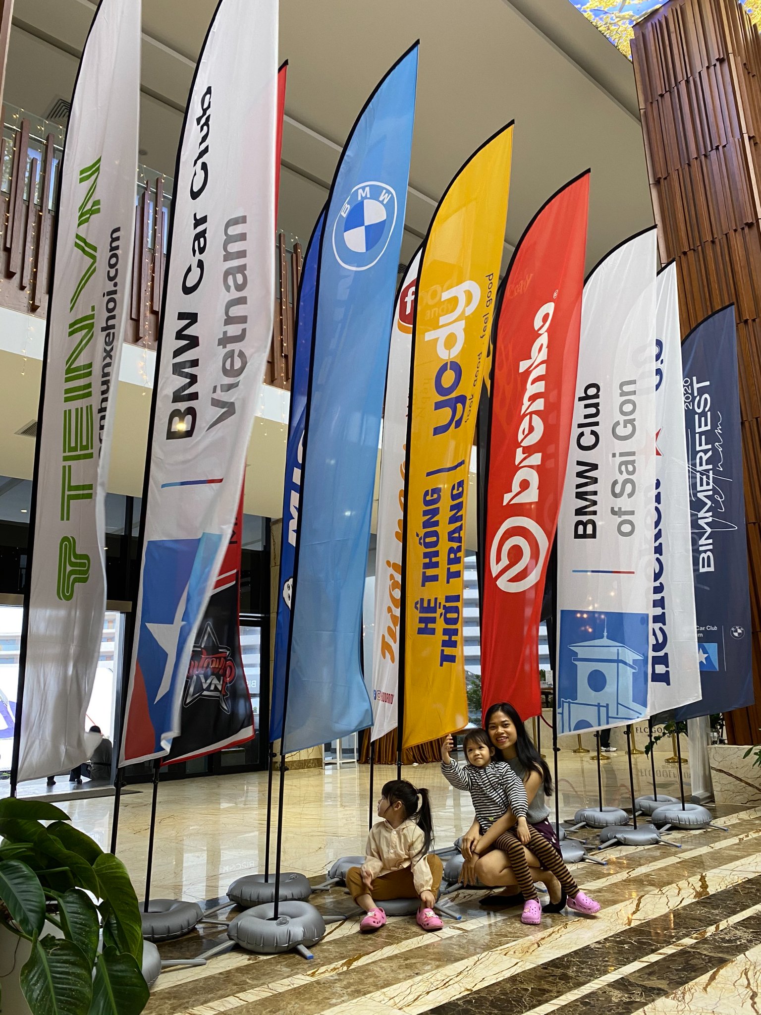 Cờ phướn giọt lệ giá rẻ