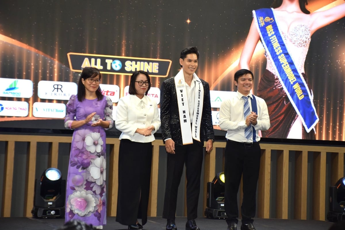 Băng rôn của hoa hậu - INCONI