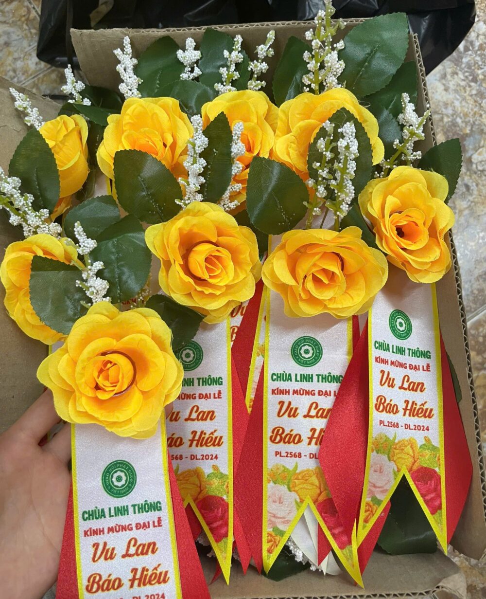 Hoa Hồng Cài Áo Ý Nghĩa