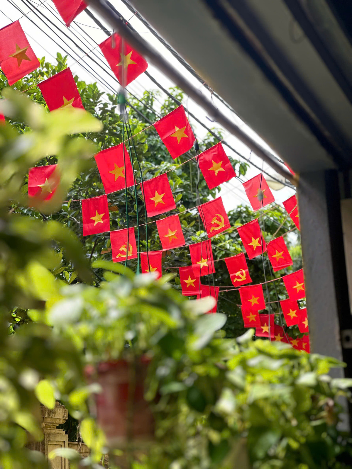 Cờ dây Tổ Quốc Hà Nội – Xưởng in cờ INCONI uy tín, giá rẻ tận xưởng