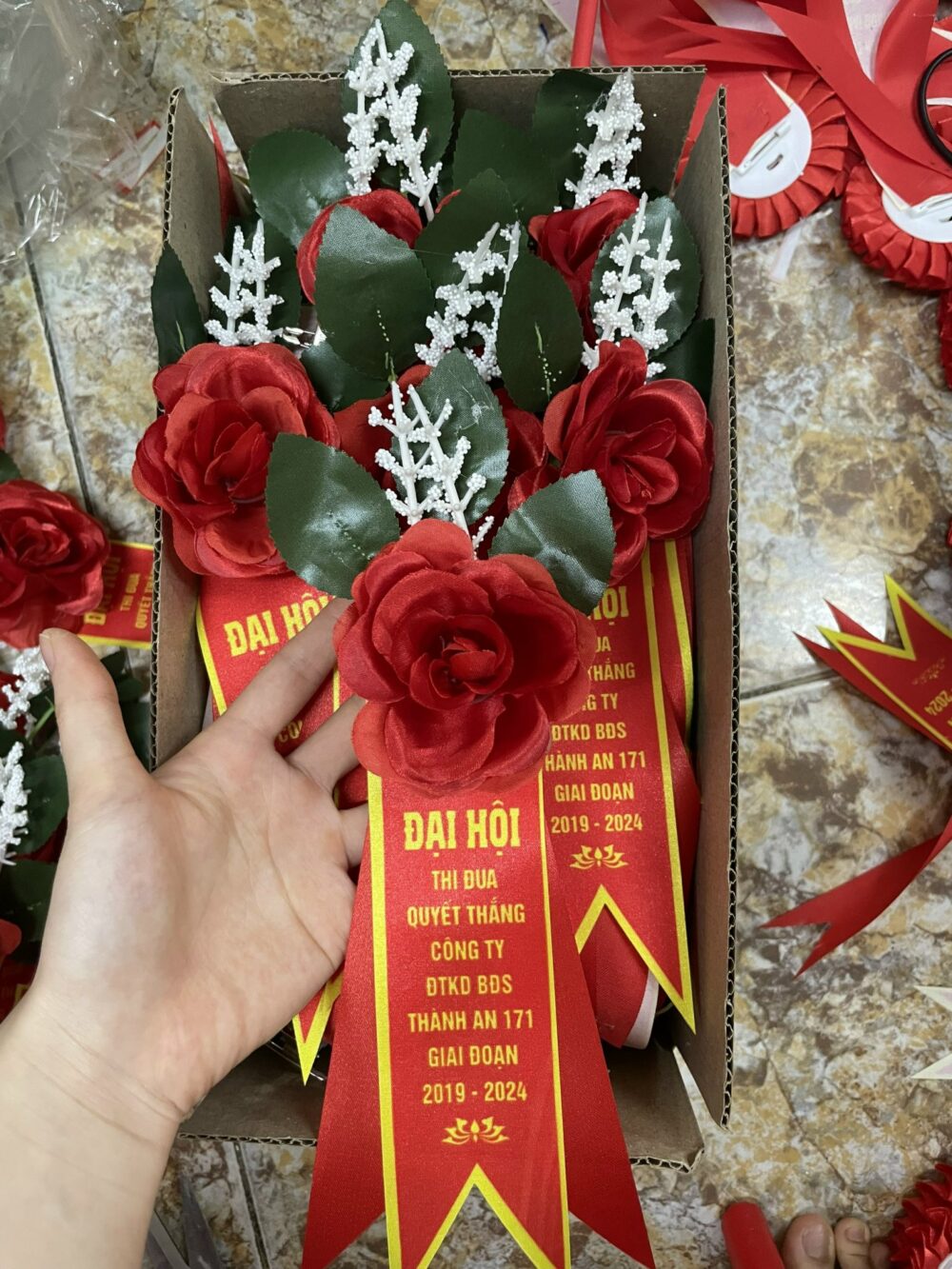 Hoa cài áo đại biểu thành phố hồ chí minh INCONI