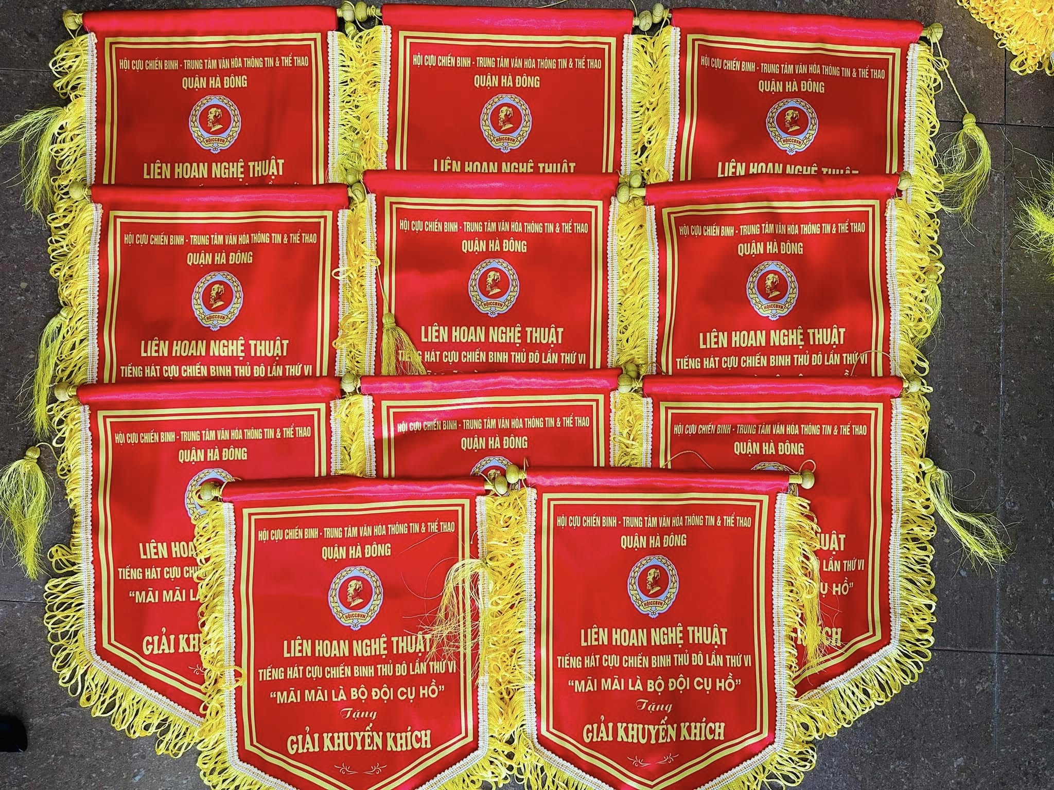 Giá làm cờ lưu niệm - INCONI