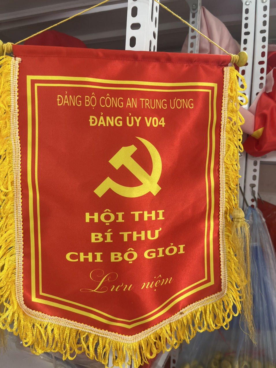 Cờ lưu niệm hội thi bí thư chi bộ giỏi - INCONI