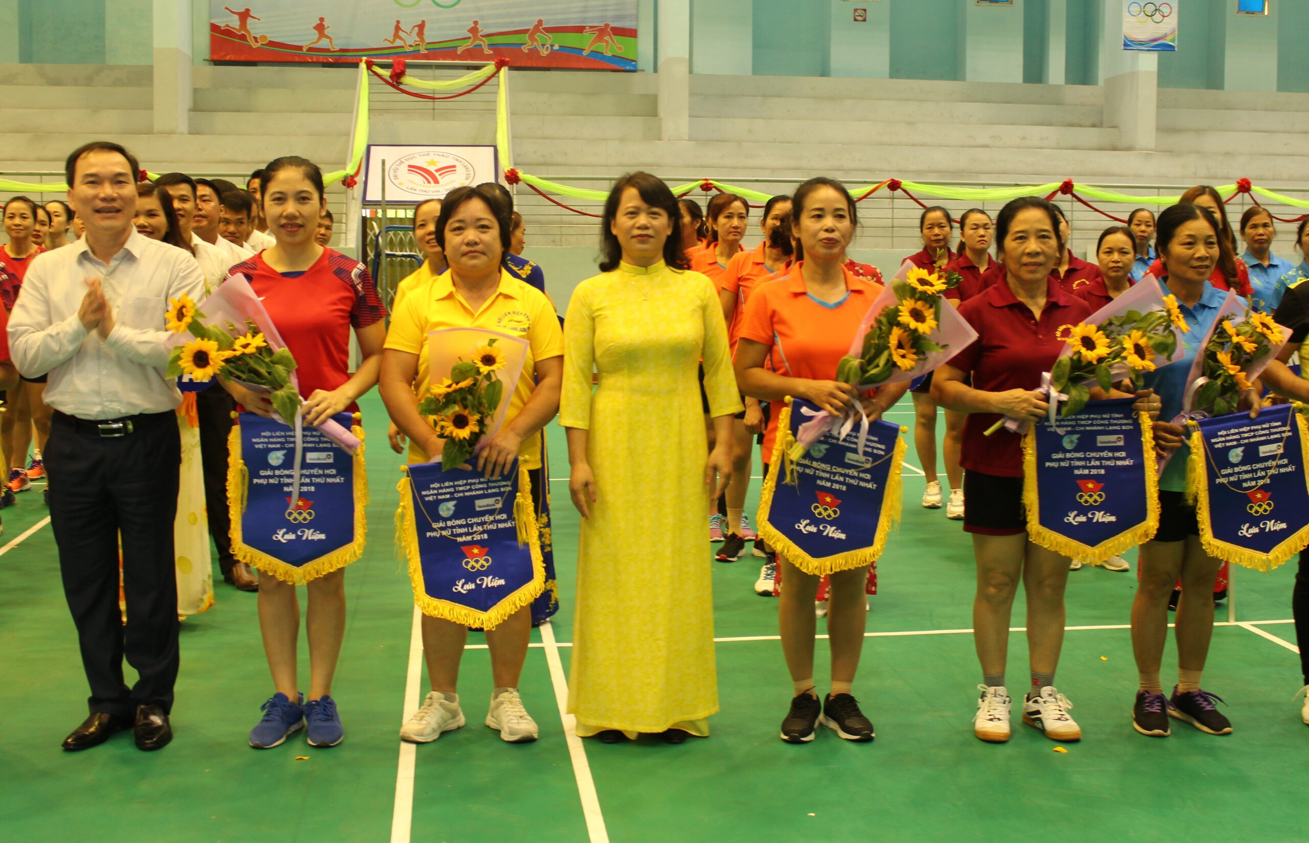 Cờ Lưu Niệm Thể Thao - INCONI 3 Cờ lưu niệm thể thao - INCONI