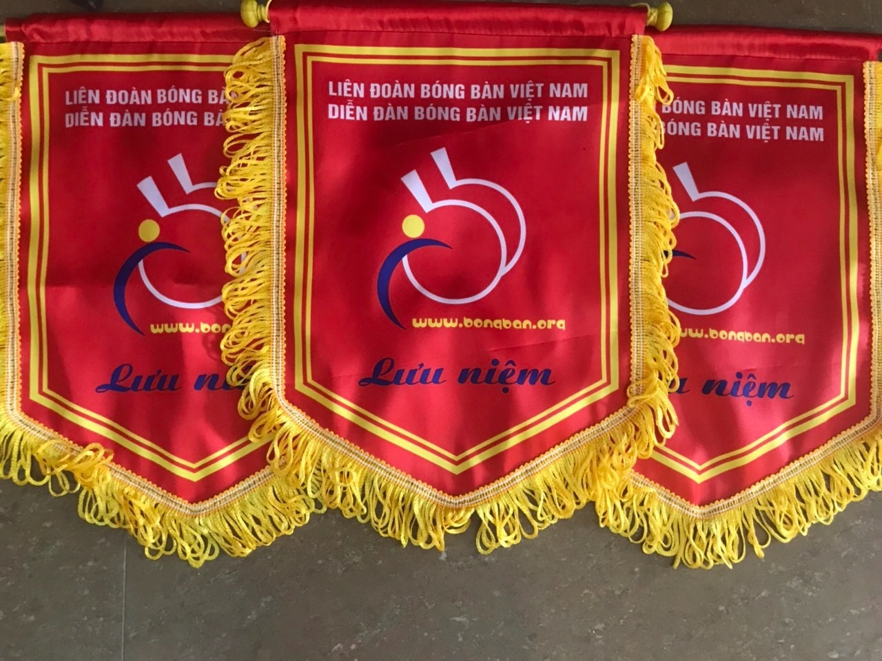 INCONI – xưởng in cờ lưu niệm giao lưu bóng bàn uy tín