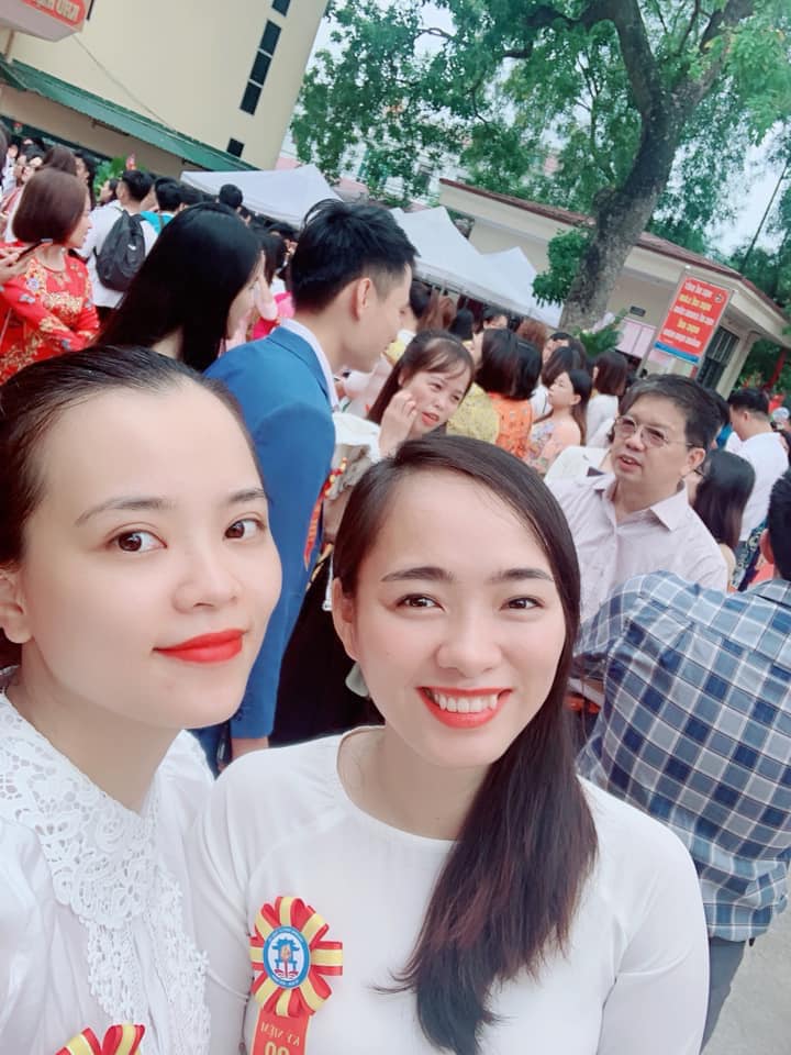 Hoa cài áo họp lớp - xưởng INCONI sản xuất giá rẻ