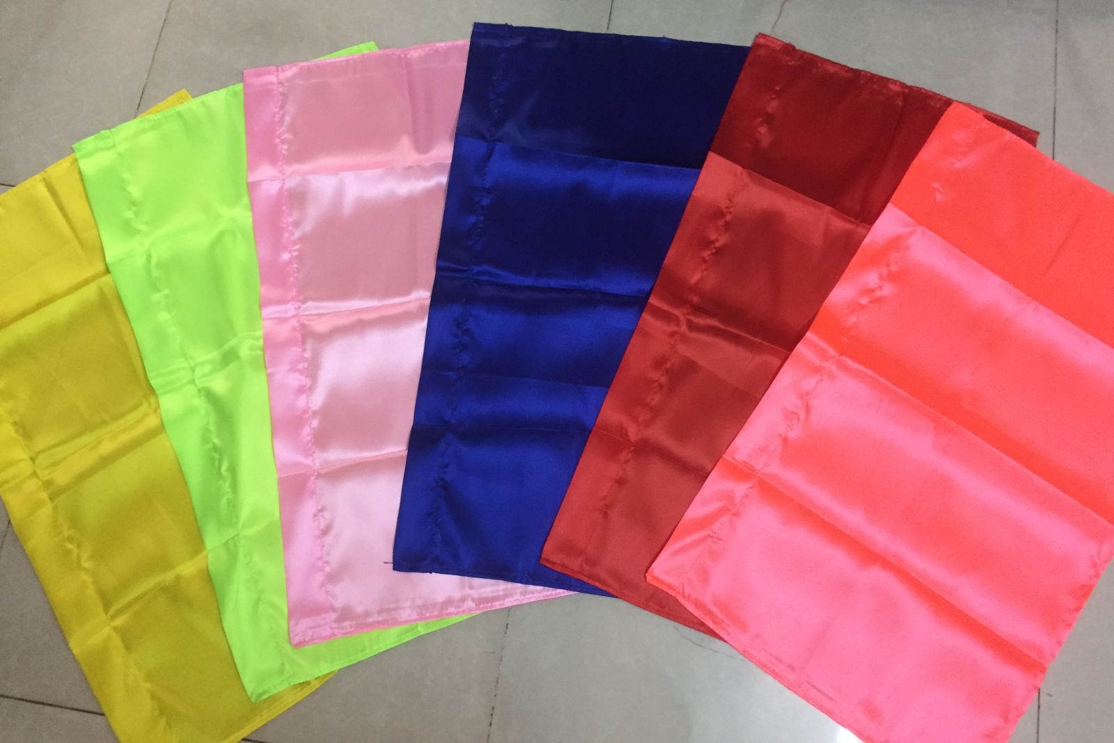 Cờ chuối bao nhiêu tiền – Xưởng in cờ INCONI tại Hà Nội