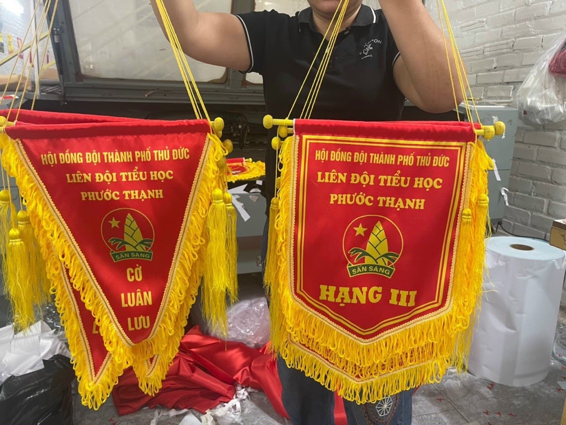 Cờ lưu niệm clb giá rẻ tại INCONI Hà Nội