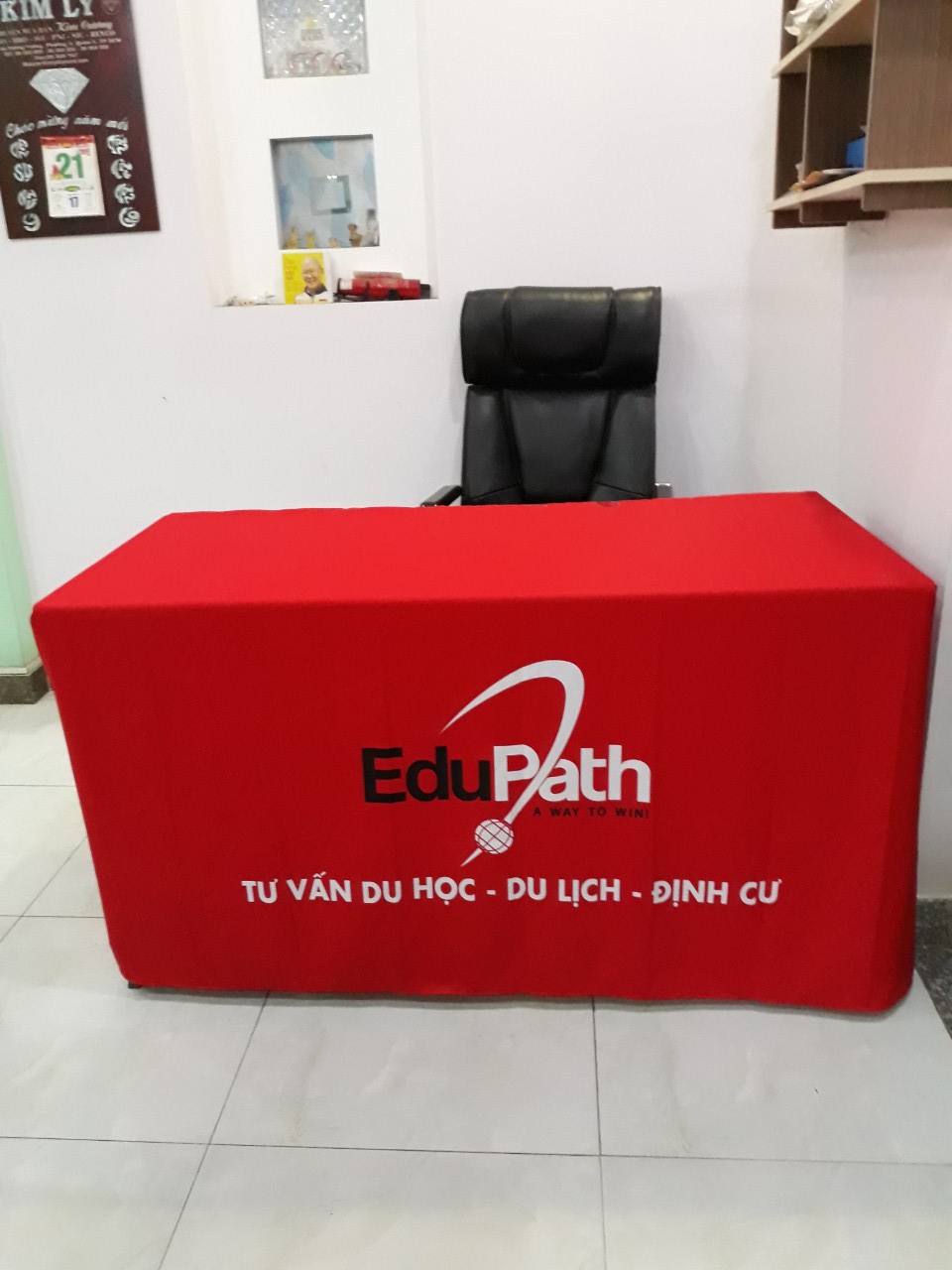 Mẫu Khăn Trải Bàn Đẹp INCONI – Xưởng In May Tại Hà Nội