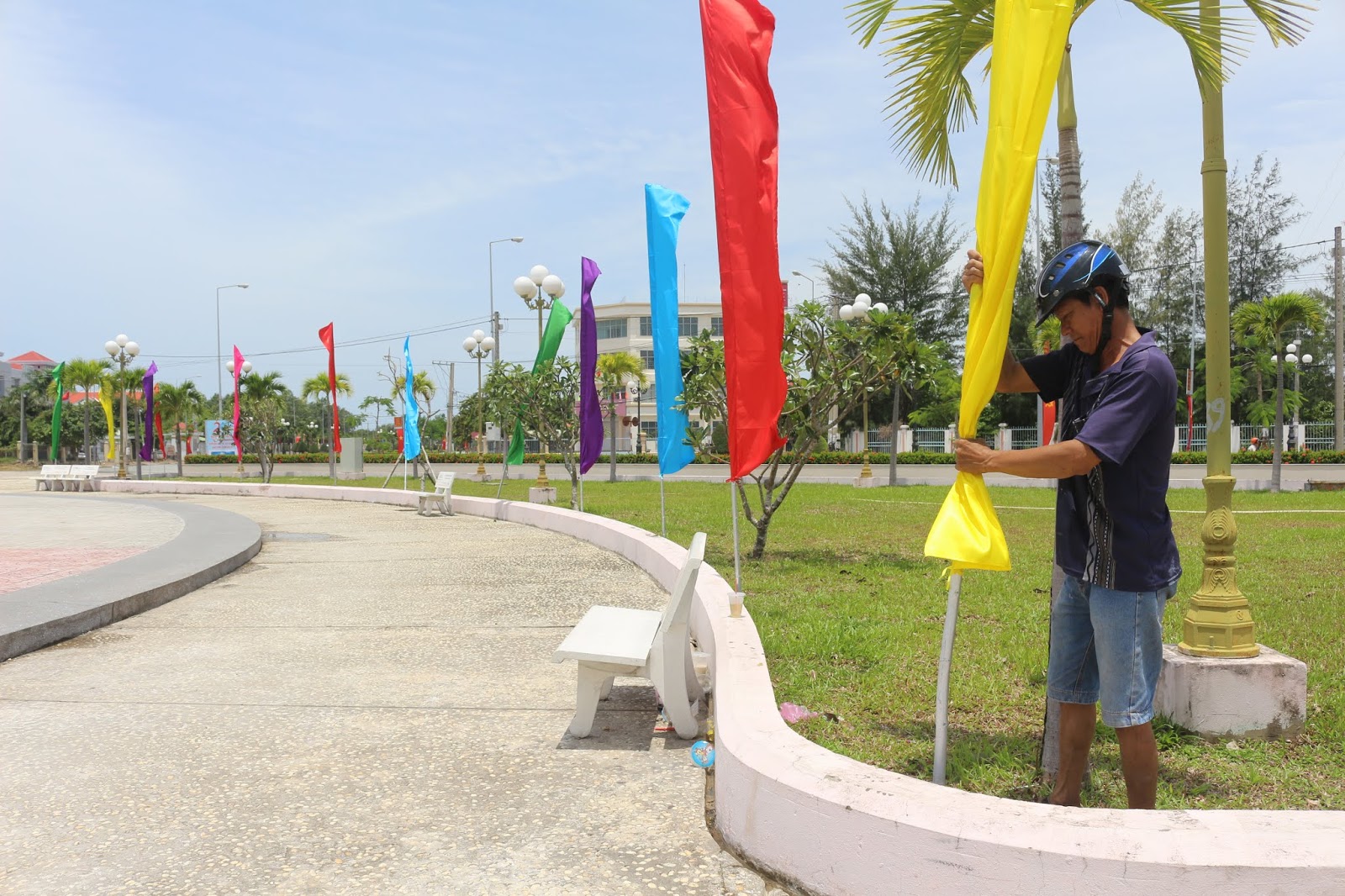 Cờ Dọc Chuối Đẹp, Bền Màu – Xưởng In Cờ INCONI Tại Hà Nội