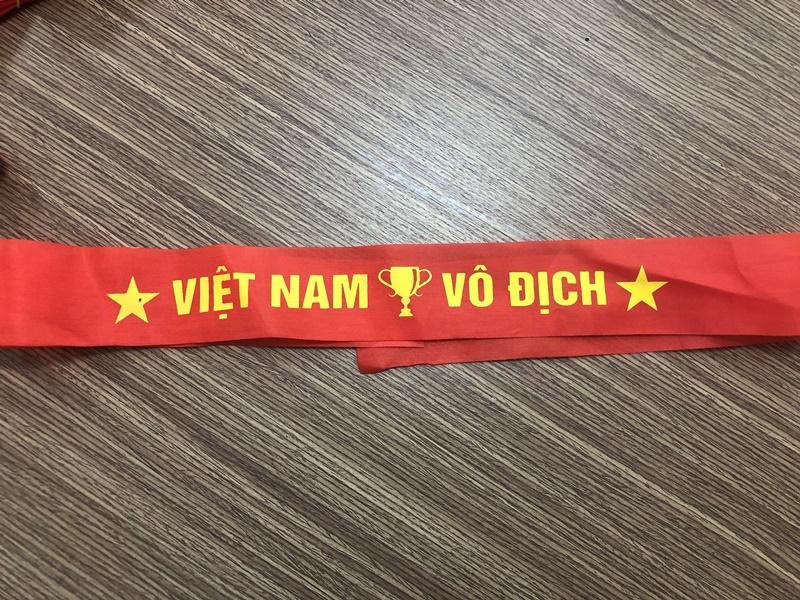 Băng rôn đeo đầu tôi yêu Việt Nam- xưởng INCONI sản xuất băng rôn đeo đầu 