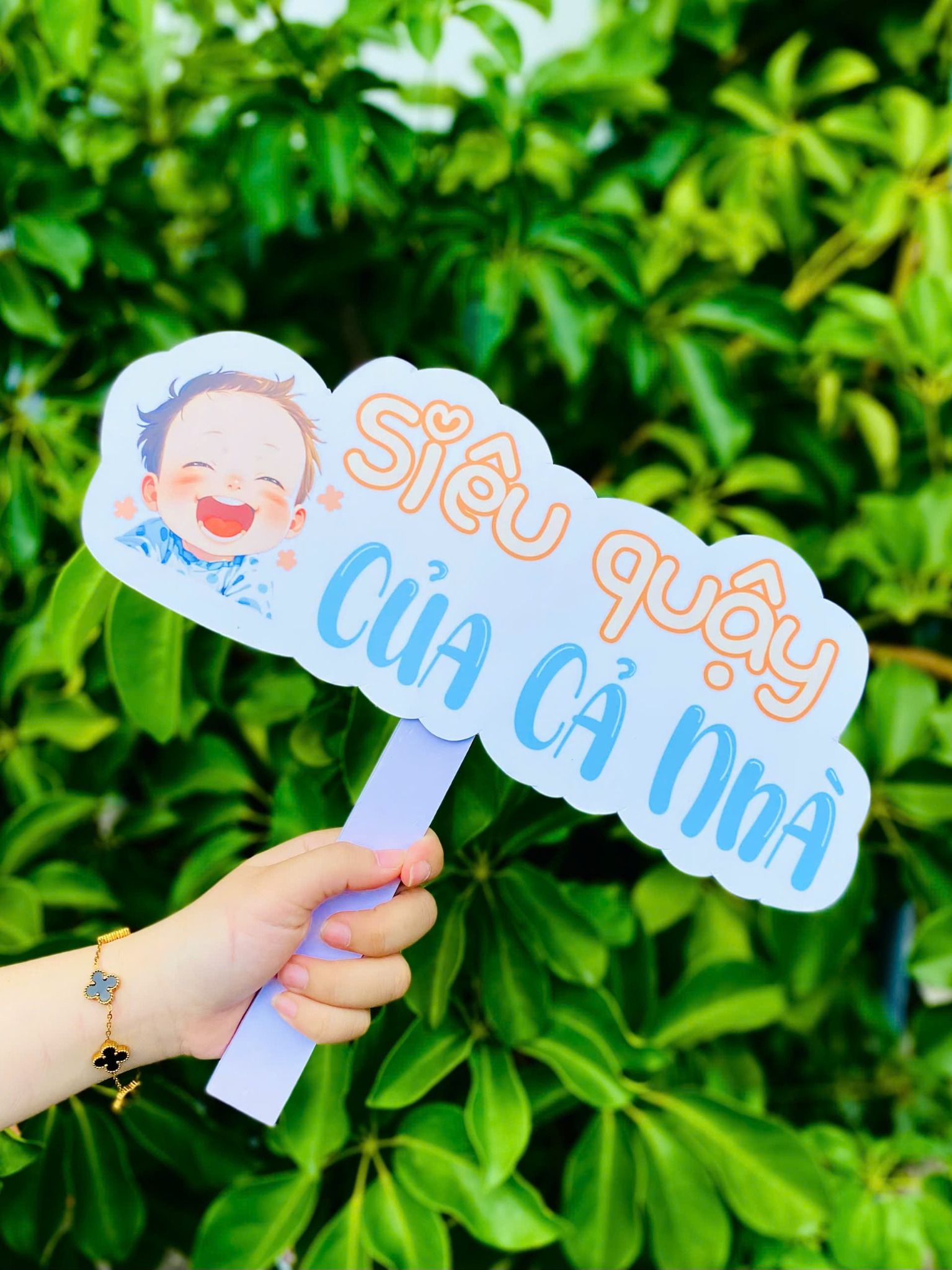 Chất liệu in hashtag cầm tay - INCONI
