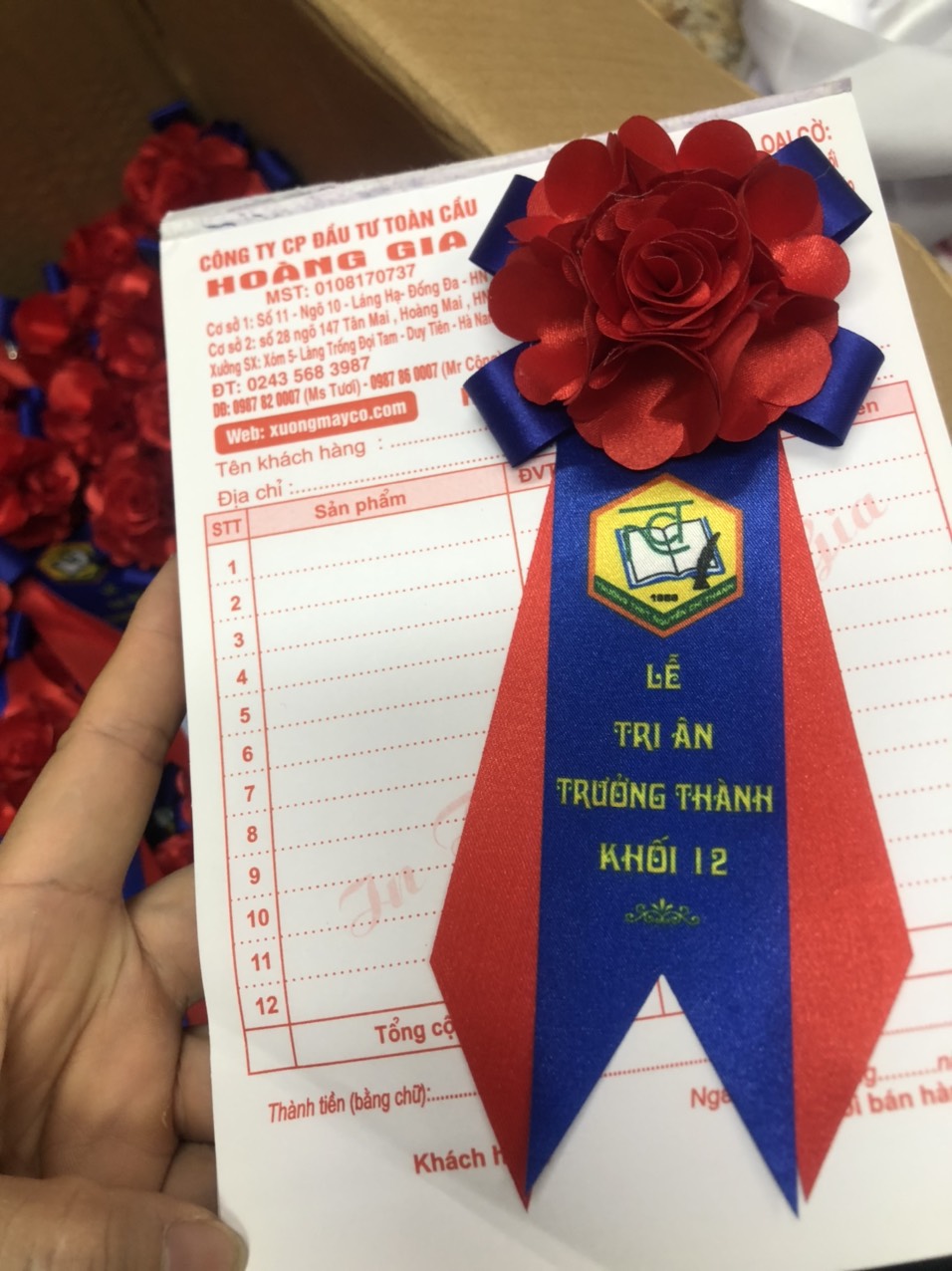 Hoa cài áo kỷ niệm 20 năm ra trường - INCONI