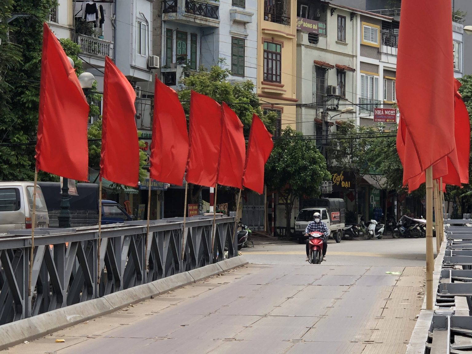 Lá cờ Hồng Kỳ là gì – Xưởng in cờ INCONI tại Hà Nội