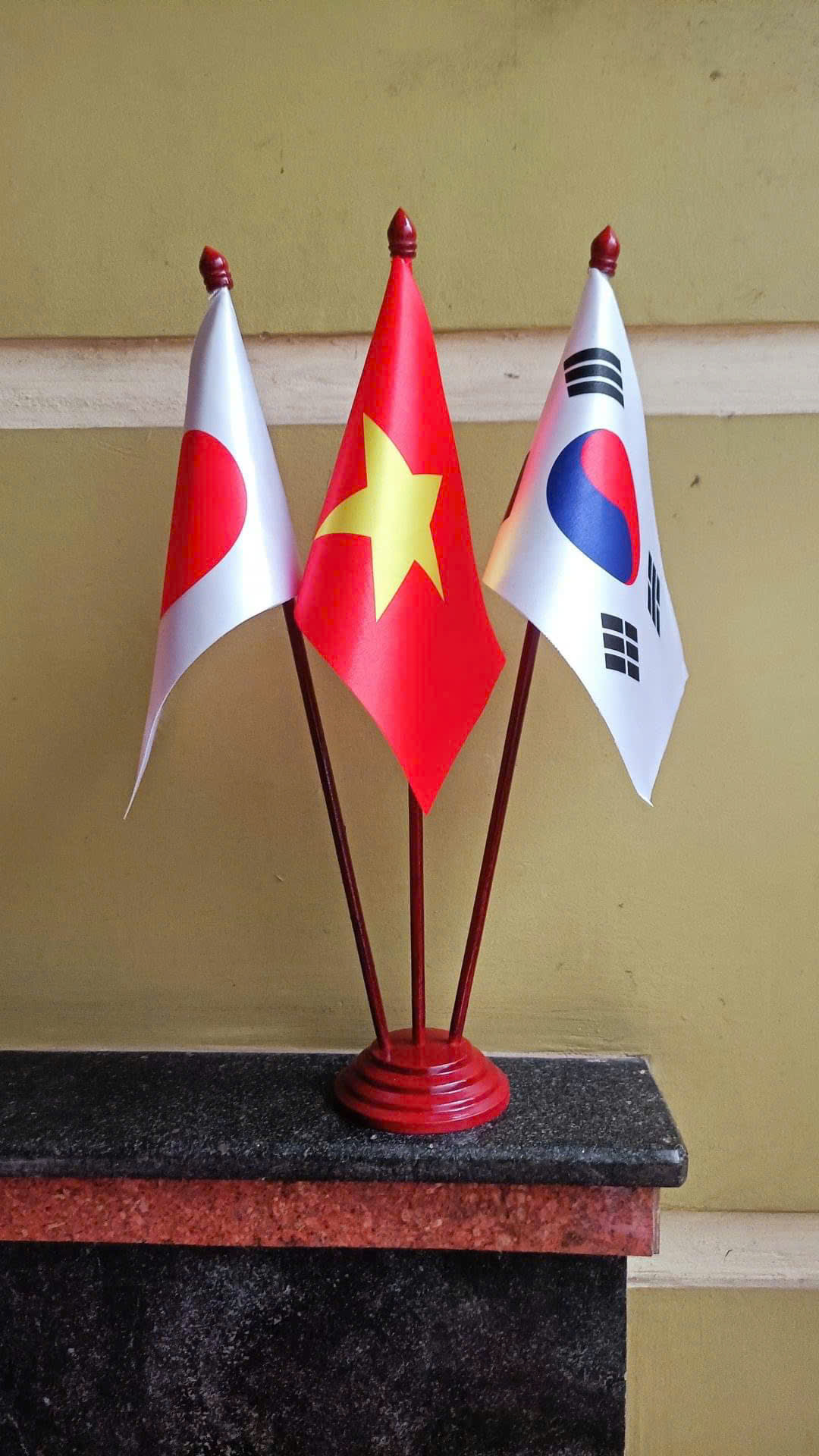 Cờ để bàn các nước | Xưởng in INCONI 3 cờ để bàn các nước