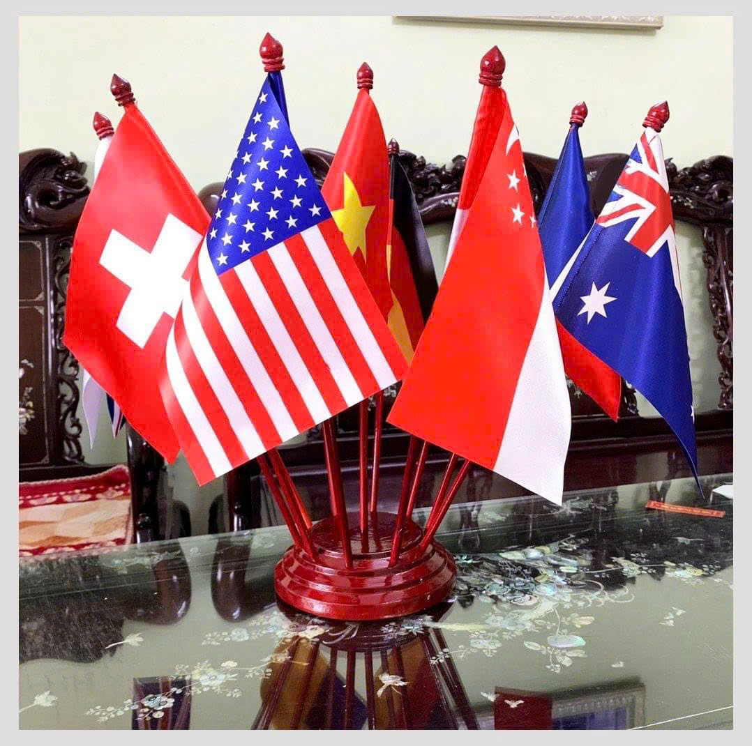 cờ để bàn đa quốc gia