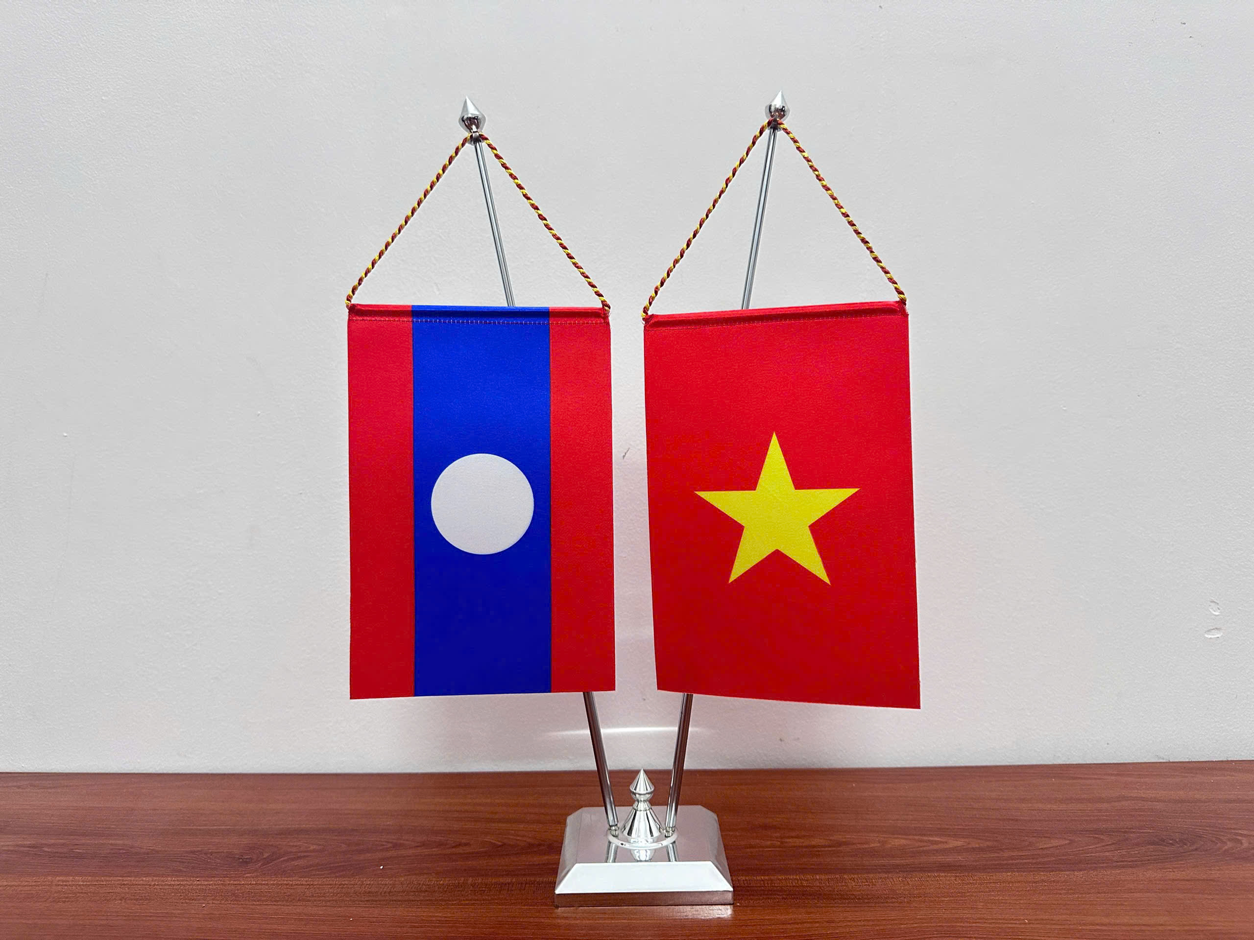 Cờ để bàn các nước | Xưởng in INCONI 4 Cờ các nước để bàn