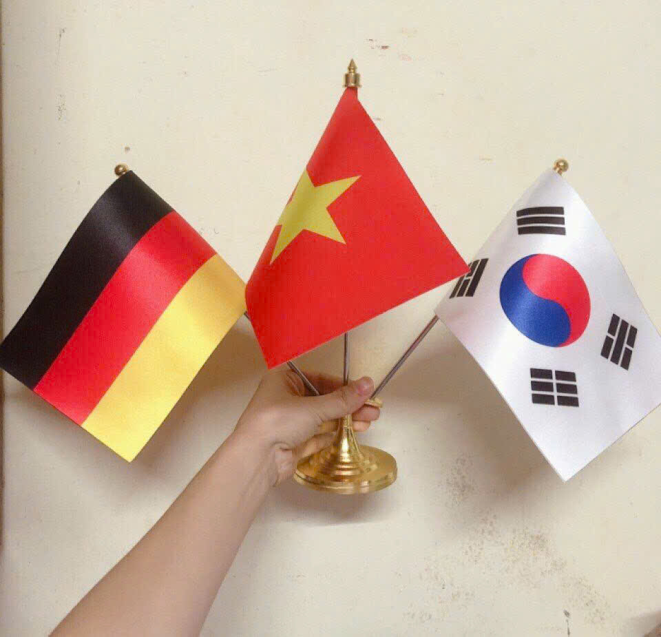 Cờ để bàn các nước | Xưởng in INCONI 2 cờ để bàn các nước