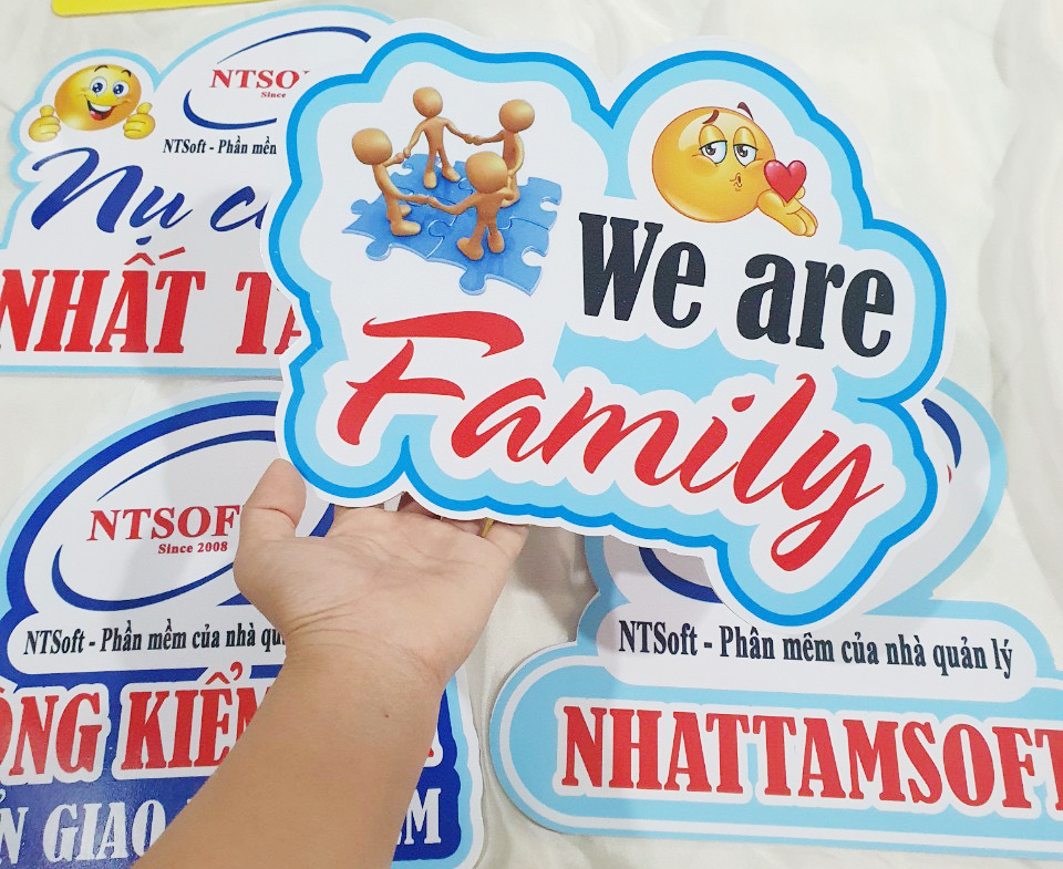 Hashtag cầm tay check in - INCONI