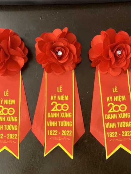 Hoa cài áo kỷ niệm 20 năm ra trường - INCONI