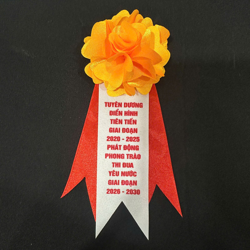 Làm Hoa Cài Áo - INCONI 3 Làm hoa cài áo - xưởng INCONI làm hoa cài áo giá rẻ - uy tín