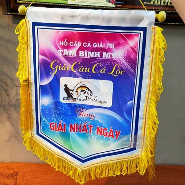 Cờ Lưu Niệm Câu Cá – Xưởng INCONI