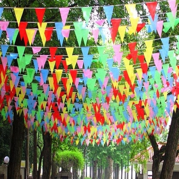 Cờ chuối tam giác – Xưởng in cờ INCONI tại Hà Nội