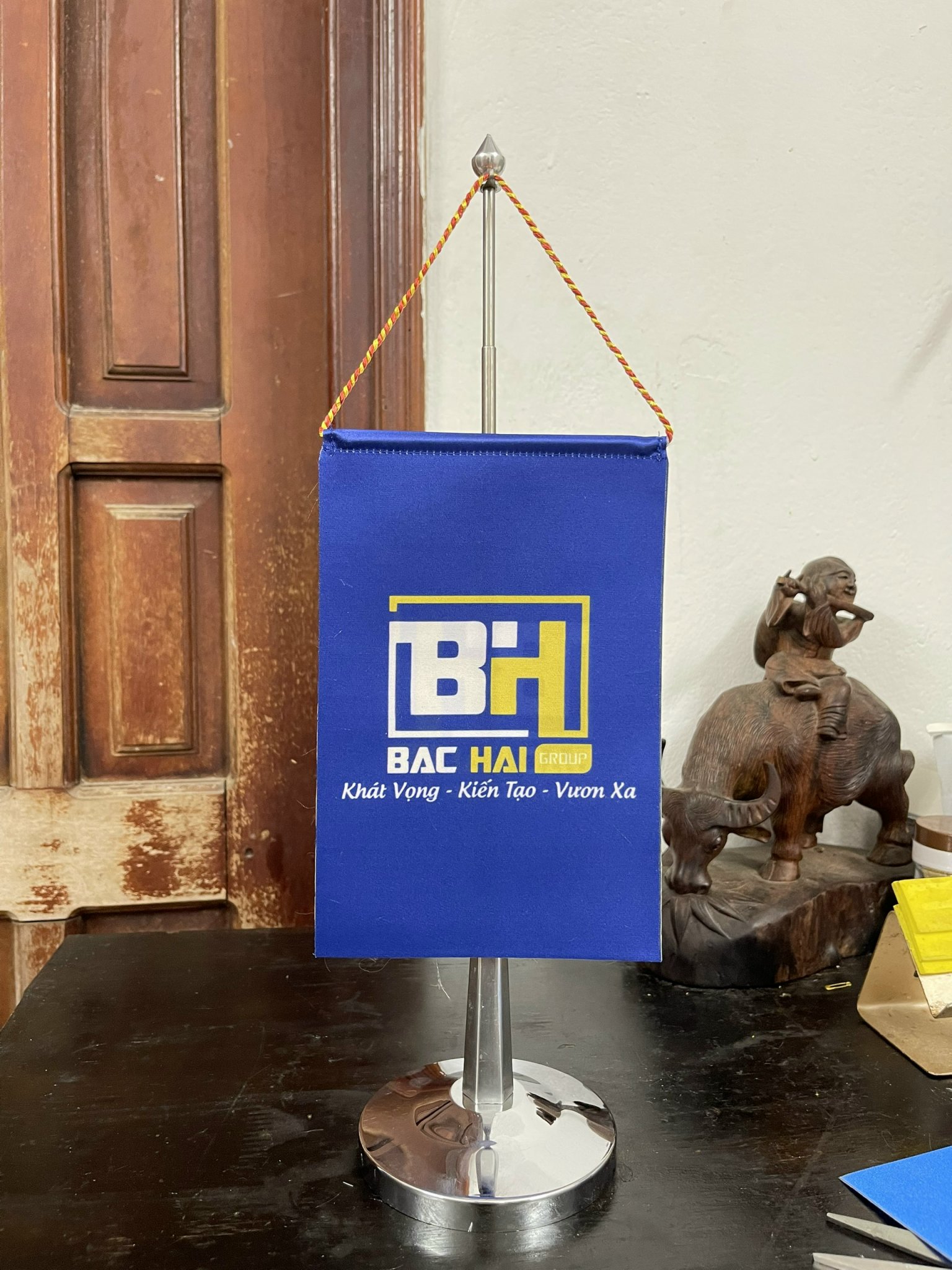 In Cờ Logo Để Bàn – INCONI
