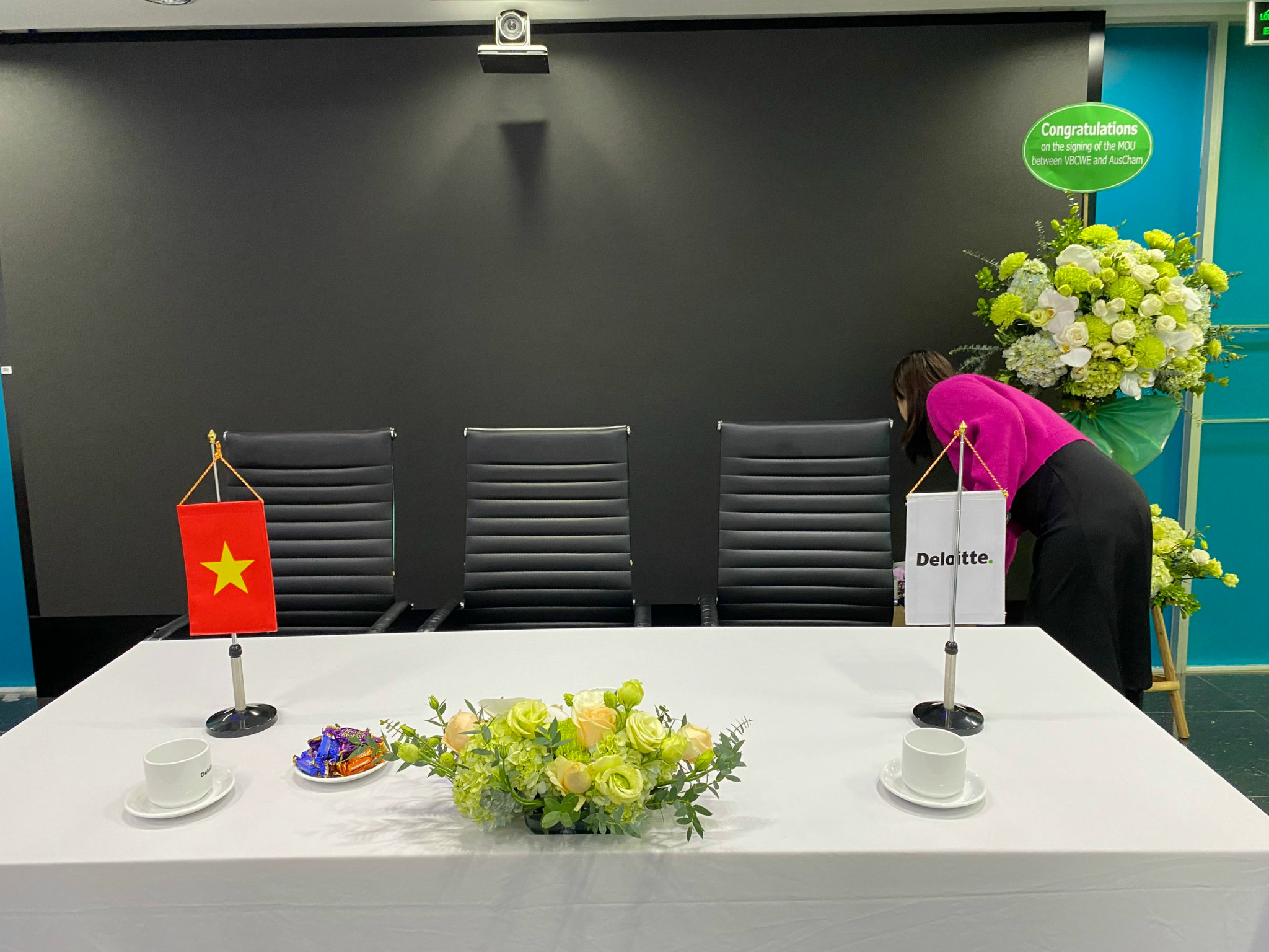 Cờ để bàn giá rẻ - INCONI