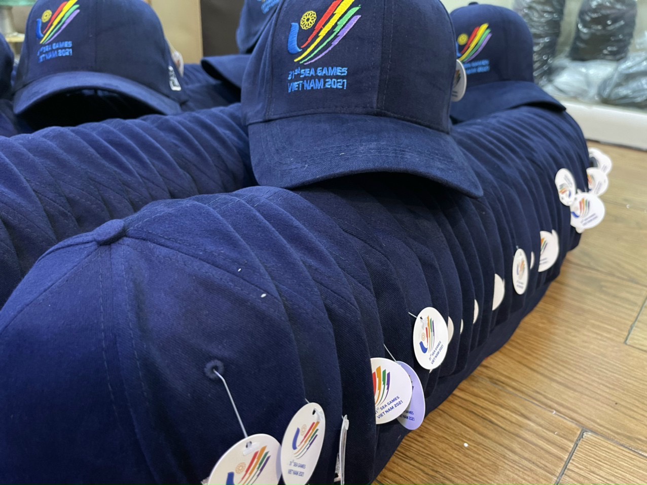 Giá Mũ Du Lịch - giá rẻ tại INCONI 3 Giá mũ du lịch - INCONI