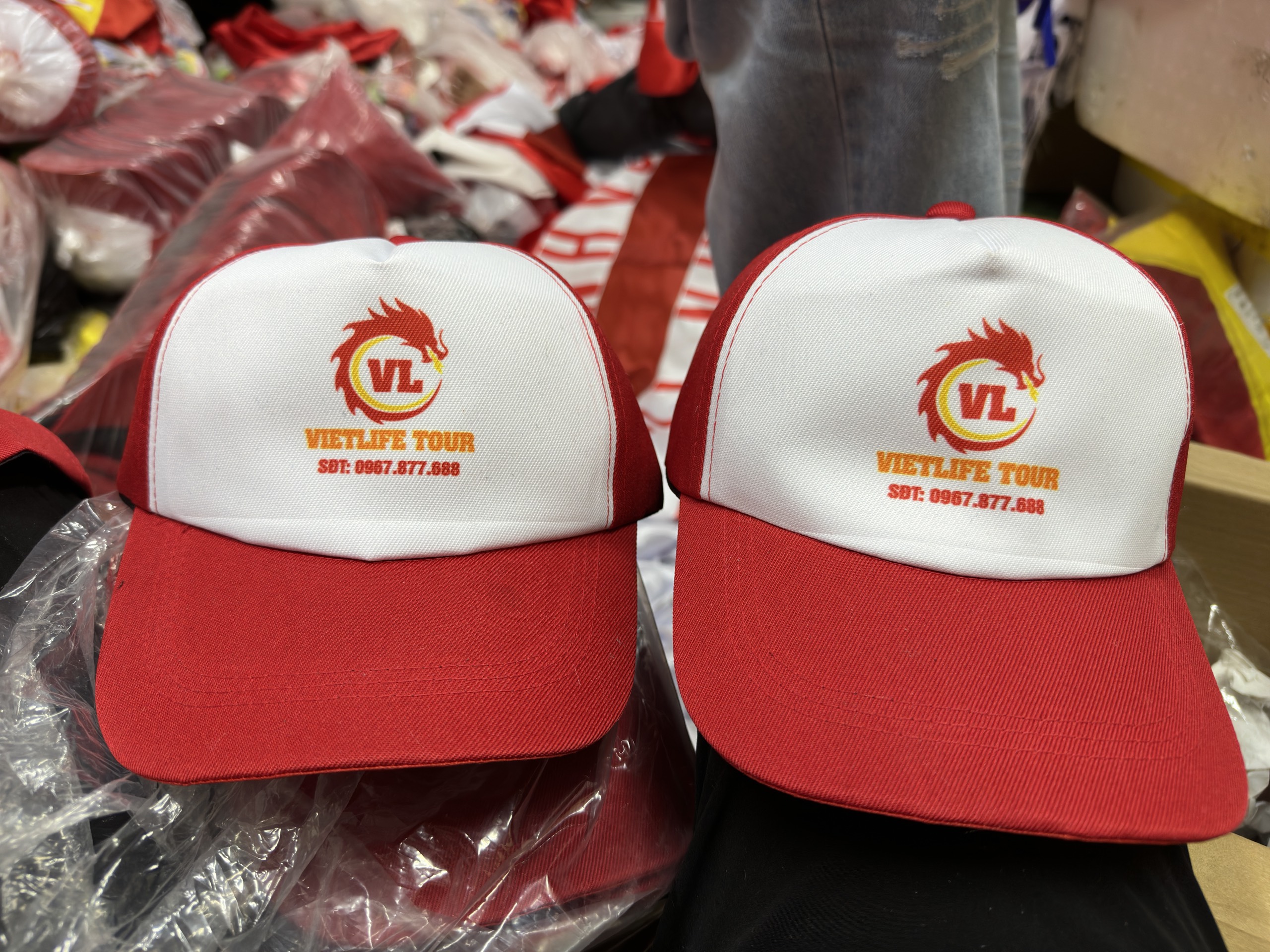 Mũ Đẹp Đi Du Lịch - Xưởng In Cờ INCONI 2 Mũ đẹp đi du lịch - INCONI