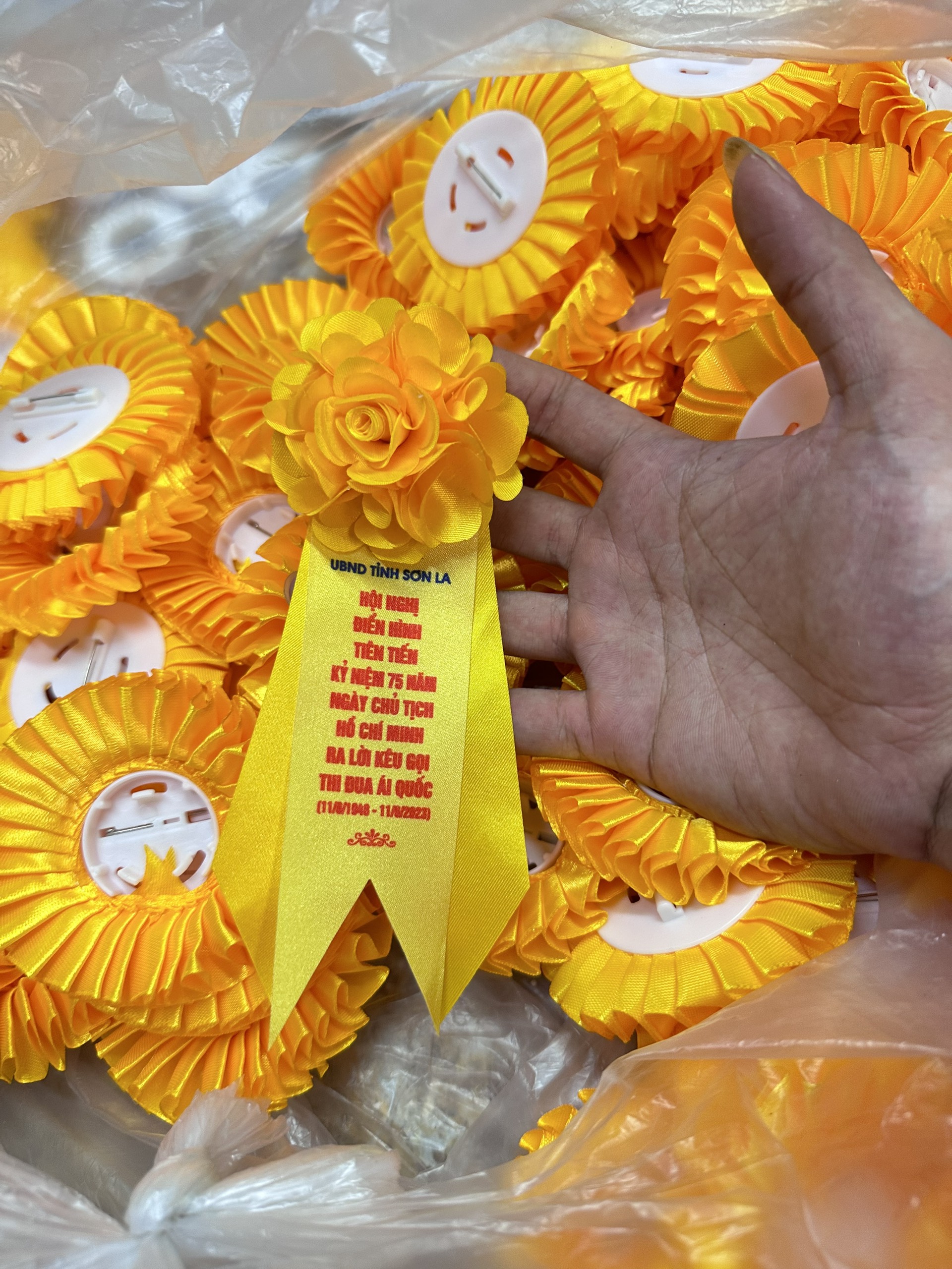 Hoa Cài Áo Đẹp - Xưởng INCONI 5 Hoa cài áo đẹp - INCONI