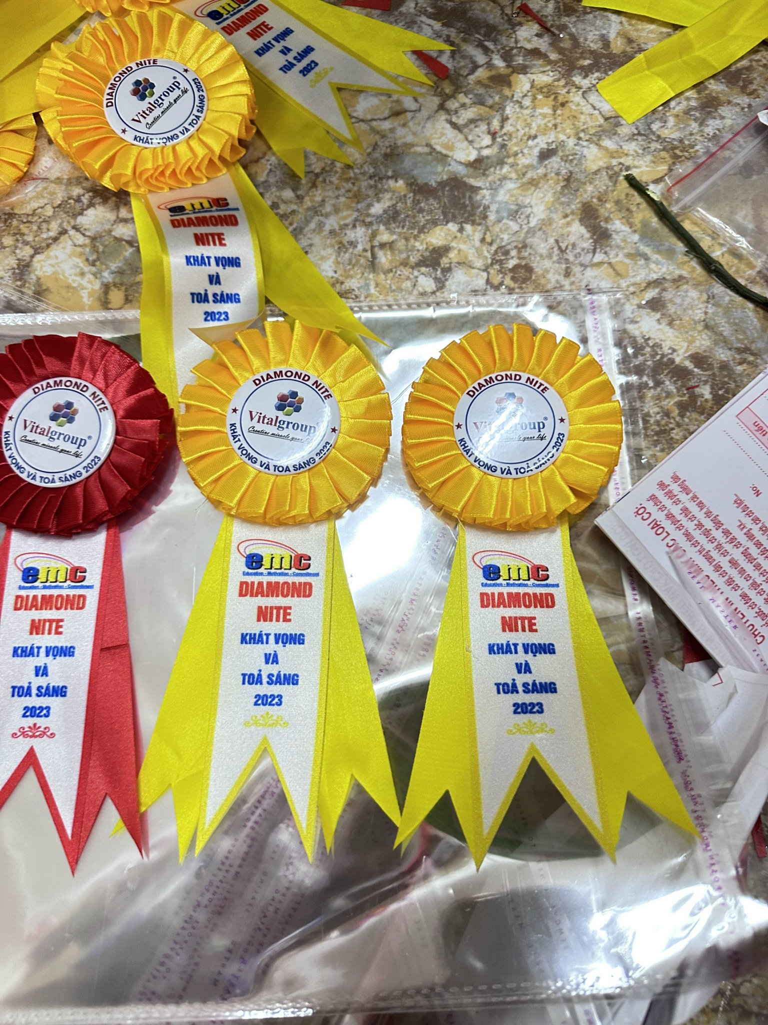 Bông Hoa Cài Áo - INCONI 4 Bông hoa cài áo - INCONI