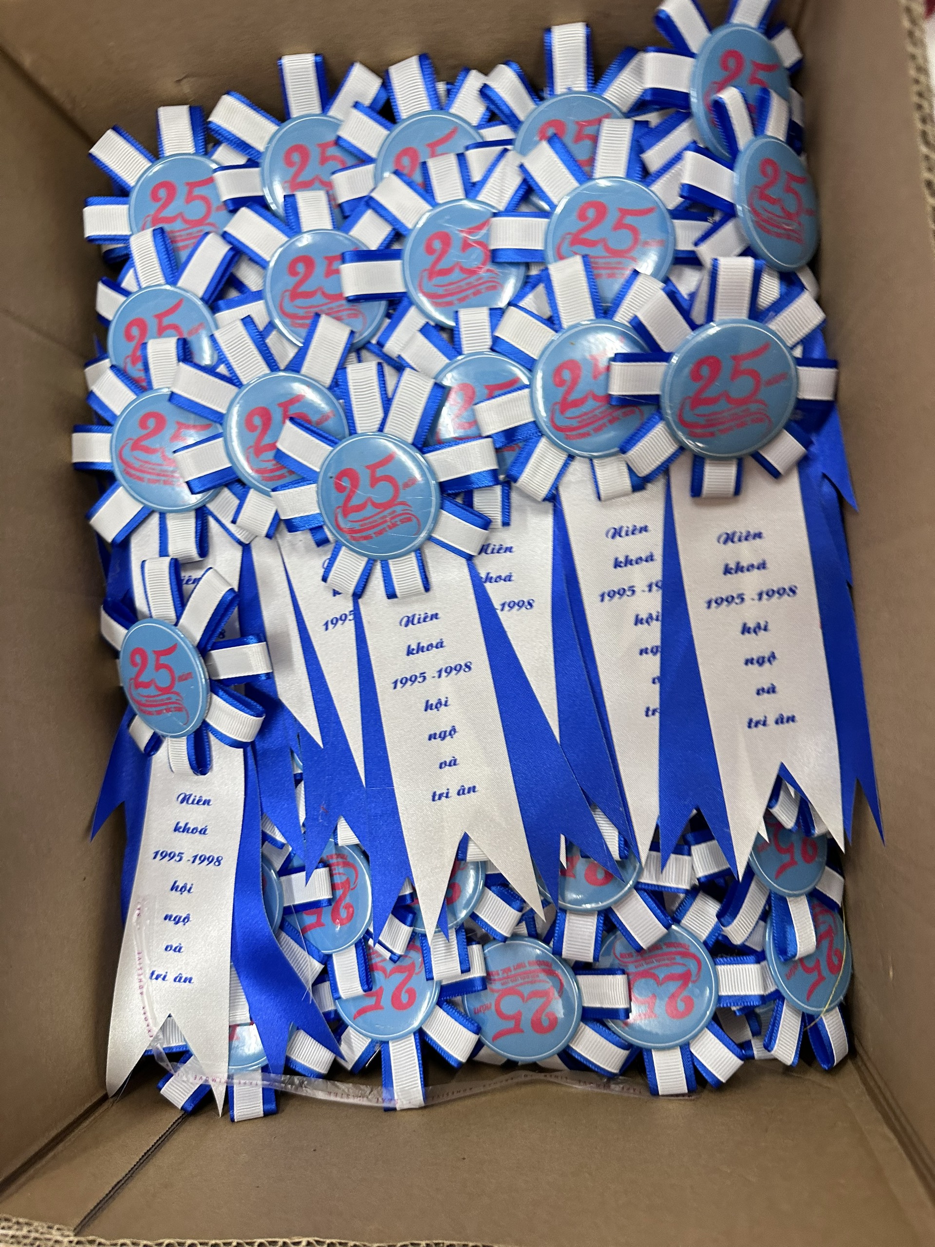 Hoa Cài Lên Áo - Giá Rẻ 5 Hoa cài lên áo giá rẻ - xưởng in cờ INCONI