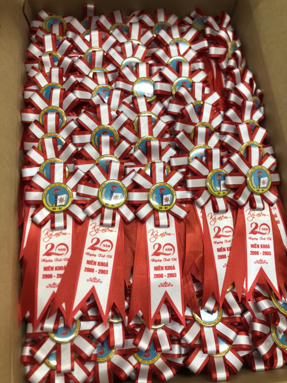 Hoa cài áo giá rẻ - INCONI