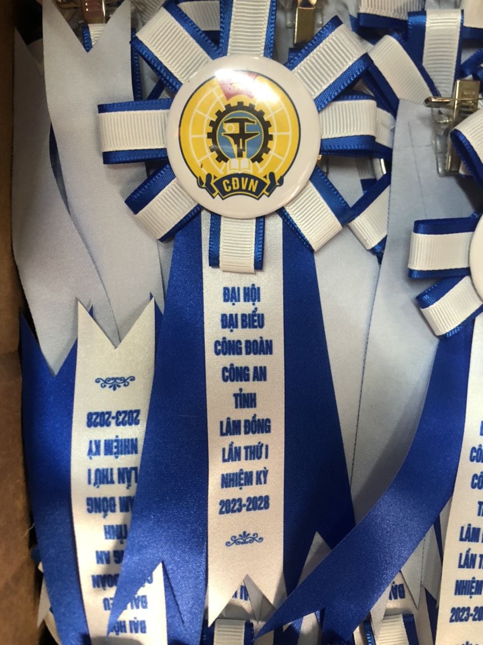 Mua Hoa Cài Áo Ở Hà Nội 3 Mua hoa cài áo ở Hà Nội giá rẻ - INCONI sản xuất hoa cài áo