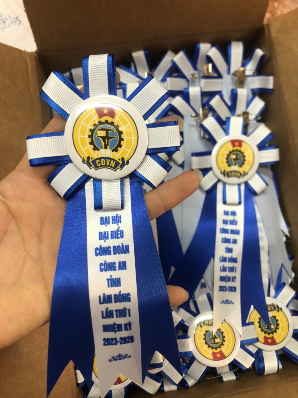 Mẫu hoa cài áo - INCONI