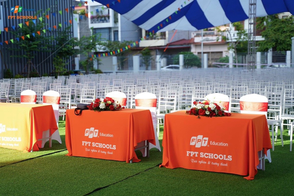 Khăn Trải Bàn Bán Ở Đâu – Xưởng In May INCONI