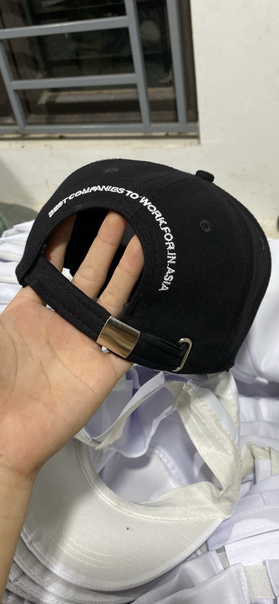 Giá Mũ Du Lịch - giá rẻ tại INCONI 5 Giá mũ du lịch - INCONI