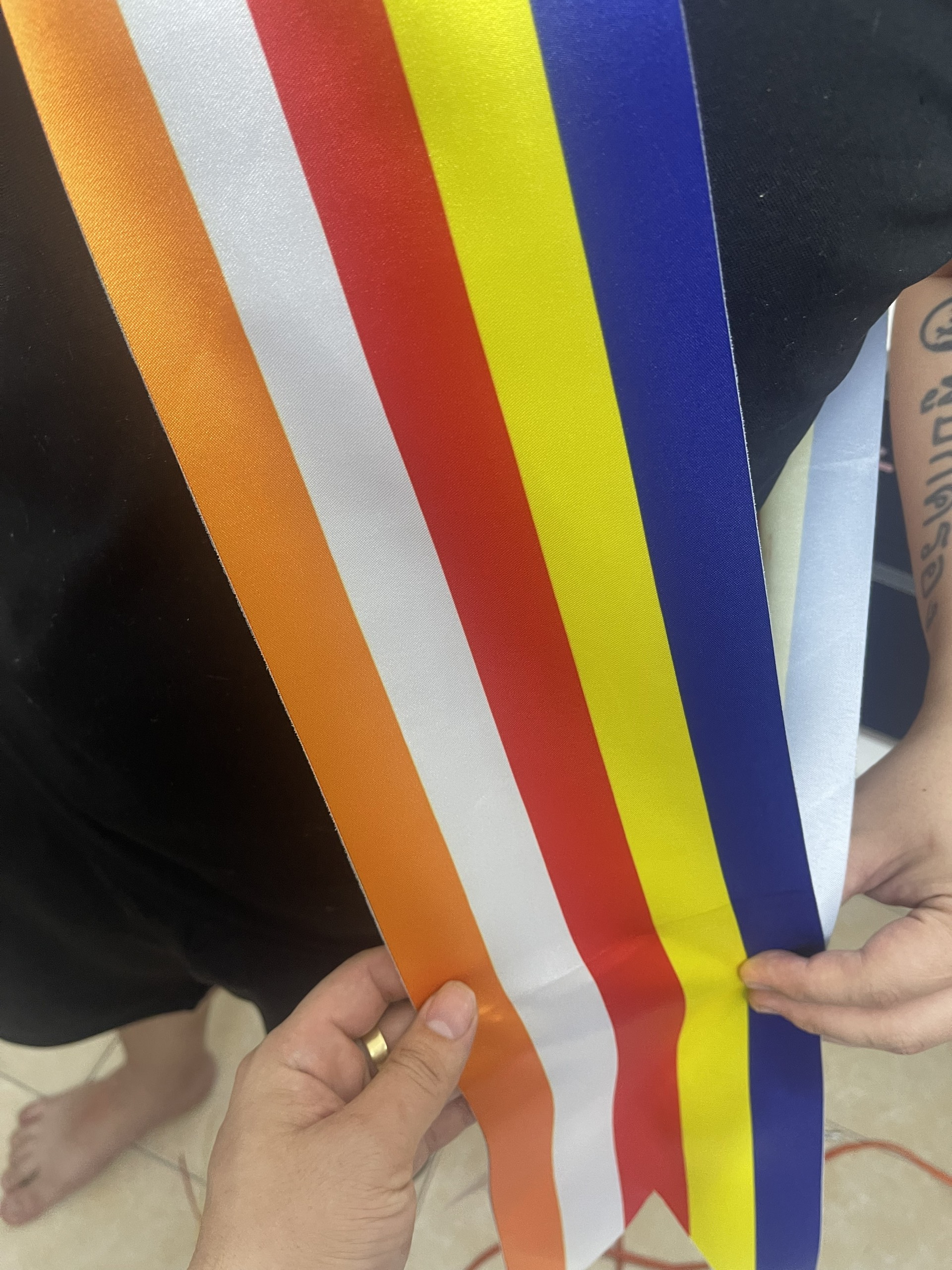 Hoa hậu đeo dải băng - INCONI