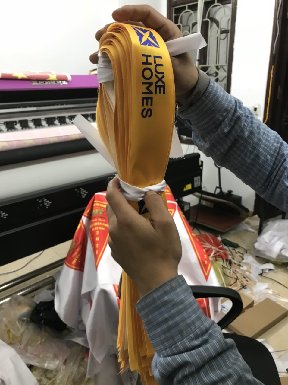 Kích Thước Băng Rôn Đeo Đầu 2 Xưởng INCONI tư vấn kích thước băng rôn đeo đầu