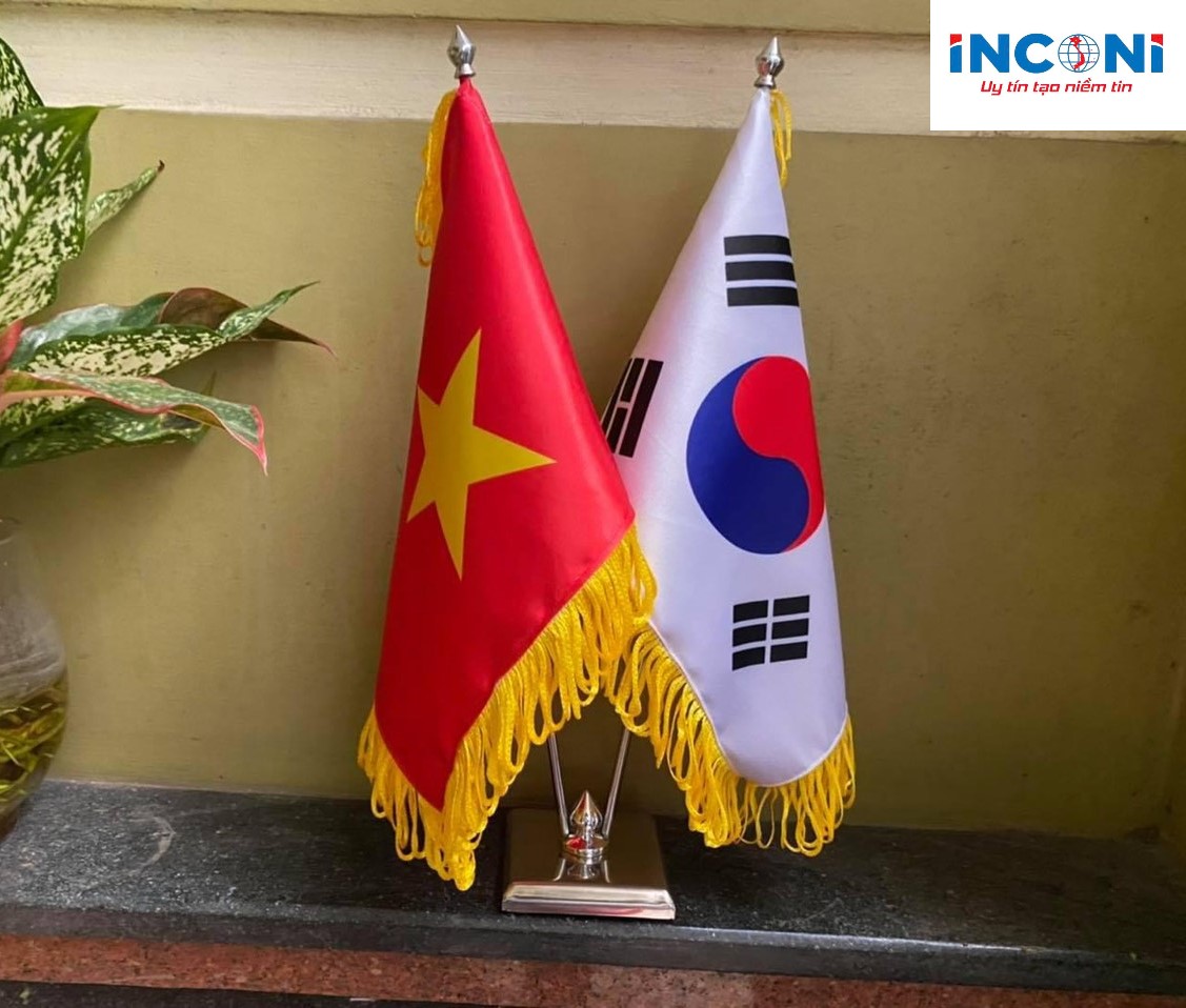 Cờ Để Bàn Làm Việc Giá Rẻ – Mẫu Đẹp, Sang Trọng Tại INCONI