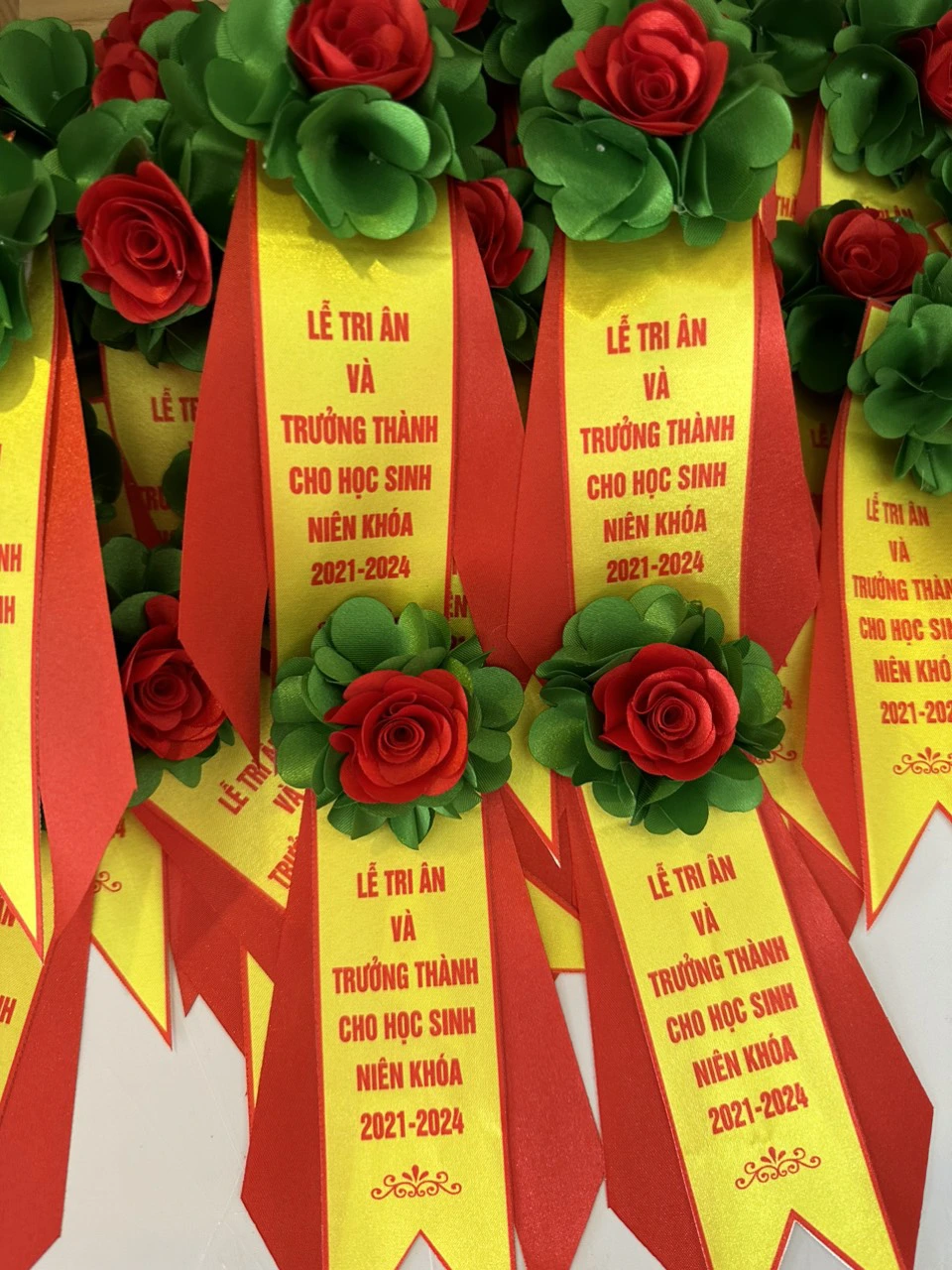 Giá Hoa Cài Áo – INCONI