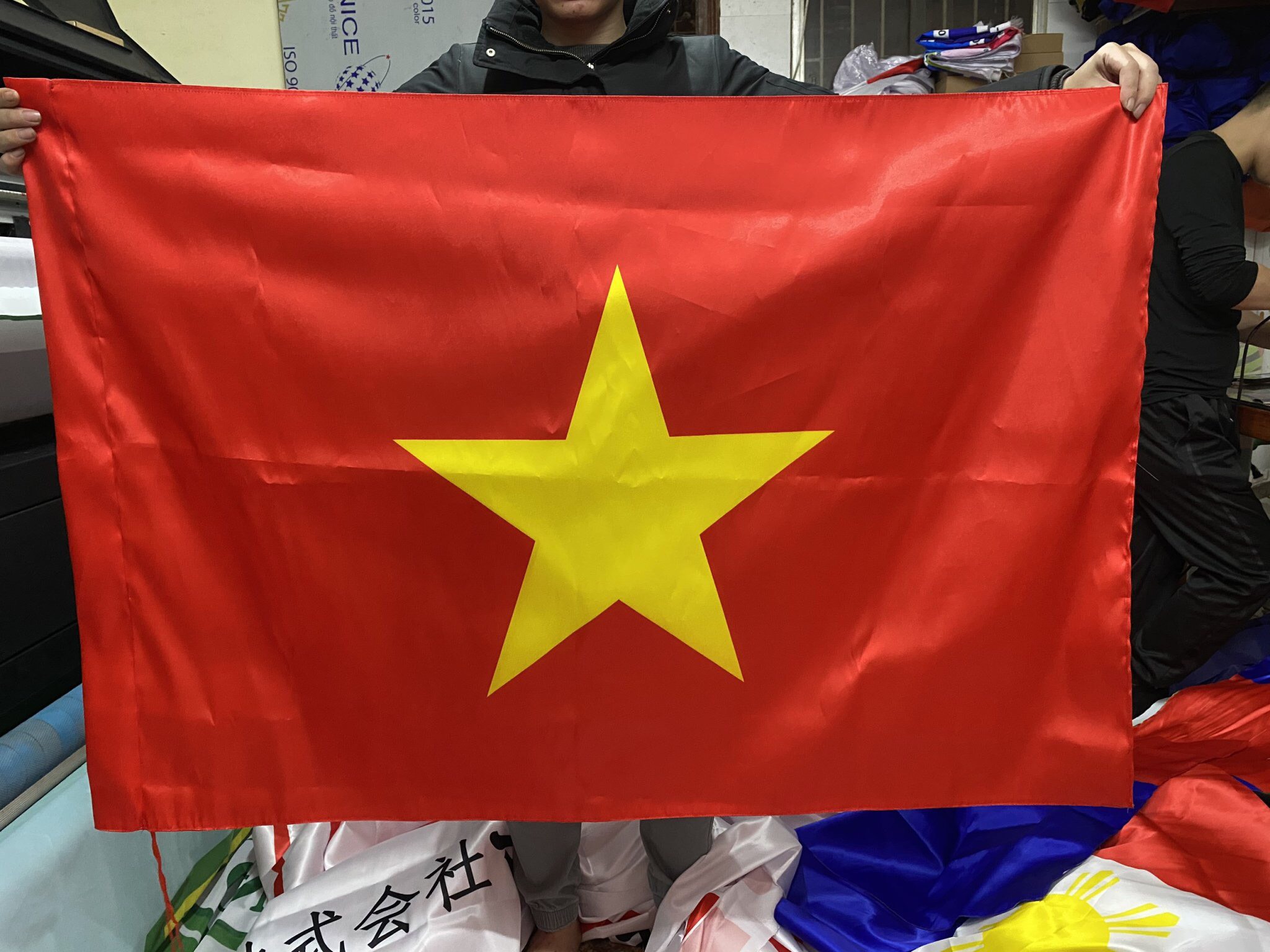 Cờ Tổ quốc Hà Nội – Tự hào dân tộc, chất lượng chuẩn xưởng in cờ INCONI 2 cờ tổ quốc hà nội