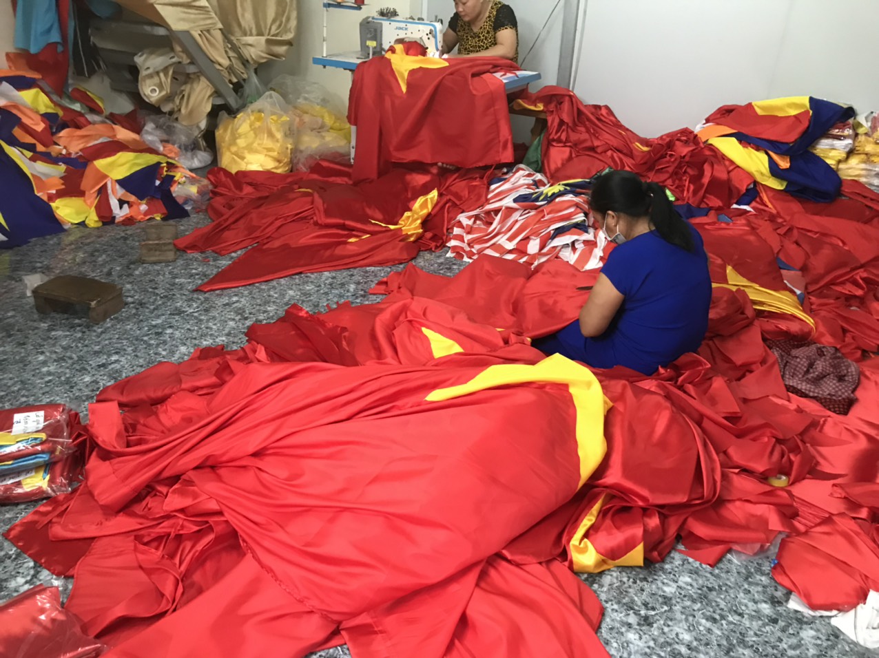 Cờ Tổ quốc khổ lớn – Biểu tượng tự hào dân tộc từ xưởng in cờ INCONI 5 cờ tổ quốc khổ lớn