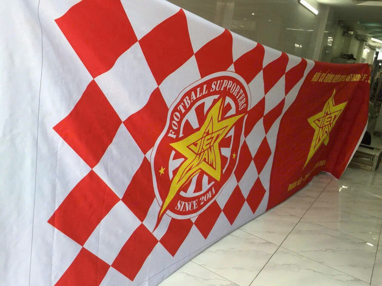 Giá in cờ theo yêu cầu - xưởng in cờ INCONI